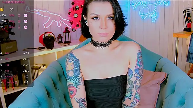 Snapshot of My_toys_pink chatting on 01/09/25, 09:58 My toys pink online show from 01/09/25, 09:58