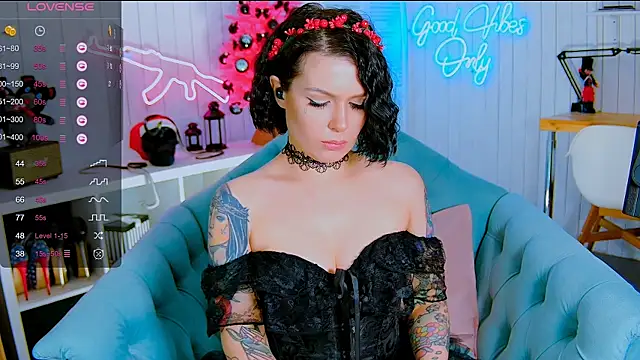 Snapshot of My_toys_pink chatting on 01/12/25, 10:12 My toys pink online show from 01/12/25, 10:12