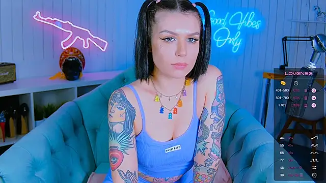 Snapshot of My_toys_pink chatting on 01/31/25, 02:58 My toys pink online show from 01/31/25, 02:58