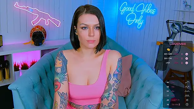 Snapshot of My_toys_pink chatting on 02/06/25, 06:29 My toys pink online show from 02/06/25, 06:29