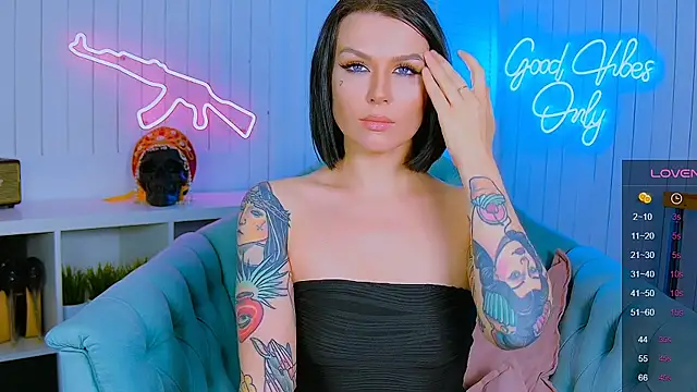 Snapshot of My_toys_pink chatting on 02/19/25, 03:50 My toys pink online show from 02/19/25, 03:50