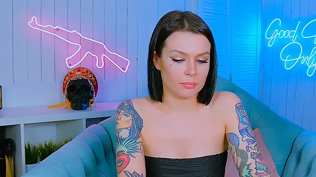 Snapshot of My_toys_pink chatting on 02/19/25, 10:01 My toys pink online show from 02/19/25, 10:01