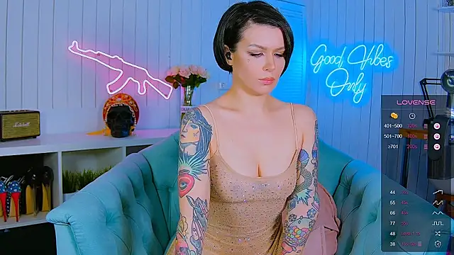 Snapshot of My_toys_pink chatting on 03/08/25, 06:10 My toys pink online show from 03/08/25, 06:10