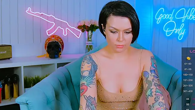 Snapshot of My_toys_pink chatting on 03/08/25, 09:17 My toys pink online show from 03/08/25, 09:17