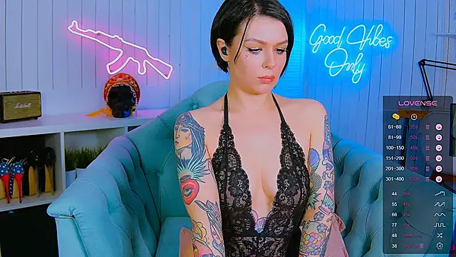 Snapshot of My_toys_pink chatting on 03/17/25, 09:45 My toys pink online show from 03/17/25, 09:45