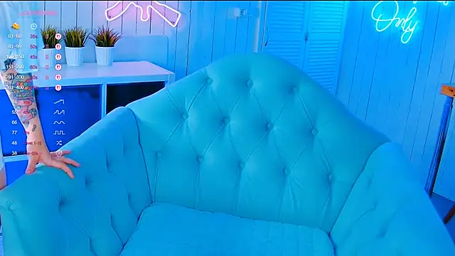 Snapshot of My_toys_pink chatting on 10/24/25, 05:15 My toys pink online show from 10/24/25, 05:15