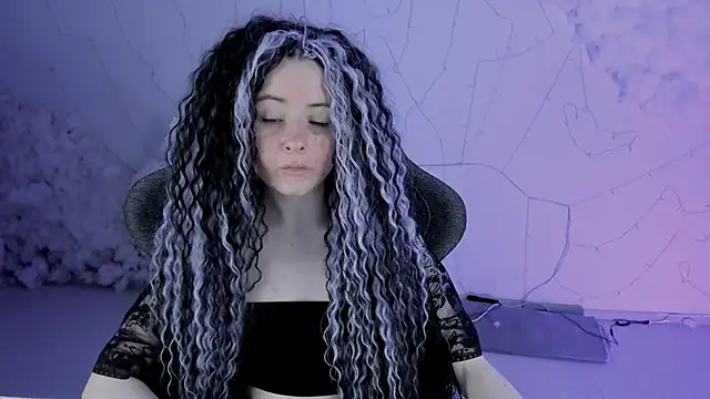 Snapshot of LexiWenford chatting on 03/18/25, 02:47 LexiWenford online show from 03/18/25, 02:47