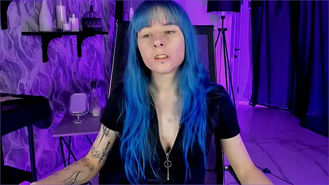 LexiWenford online show from 09/18/25, 02:57