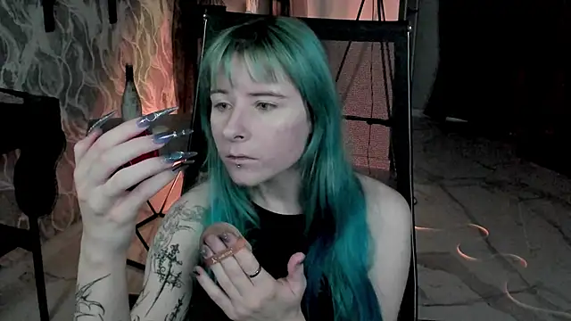 LexiWenford online show from 10/13/25, 02:44