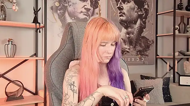 LexiWenford online show from 07/13/26, 03:42