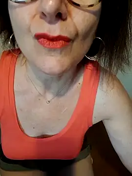 Snapshot of Viola8p chatting on 09/23/25, 10:29 Viola8p online show from 09/23/25, 10:29