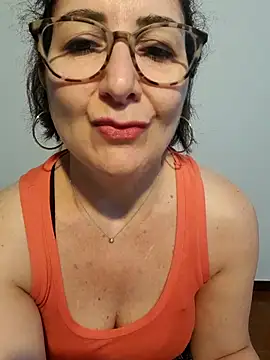 Snapshot of Viola8p chatting on 10/01/25, 09:37 Viola8p online show from 10/01/25, 09:37