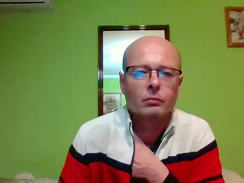 Snapshot of Tiger202441 chatting on 10/10/25, 08:19 Tiger202441 online show from 10/10/25, 08:19