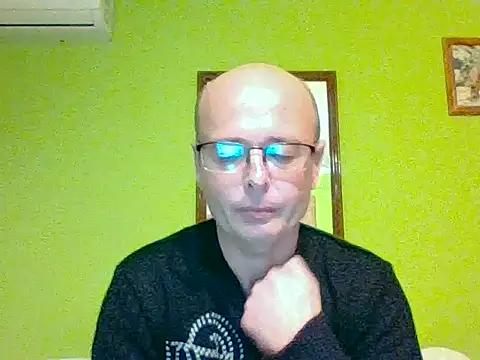 Snapshot of Tiger202441 chatting on 10/26/25, 09:10 Tiger202441 online show from 10/26/25, 09:10