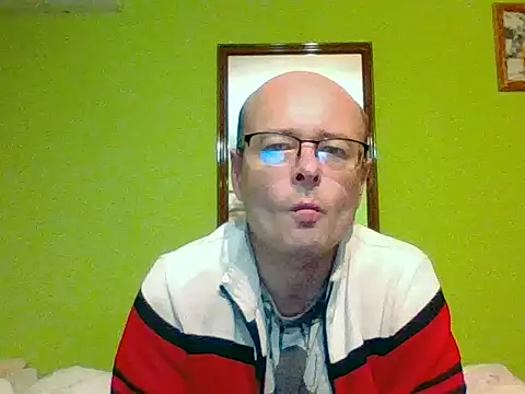 Snapshot of Tiger202441 chatting on 11/25/25, 12:21 Tiger202441 online show from 11/25/25, 12:21