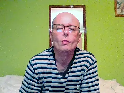 Snapshot of Tiger202441 chatting on 12/17/25, 12:16 Tiger202441 online show from 12/17/25, 12:16