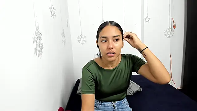 Snapshot of monse_02 chatting on 01/15/26, 01:26 monse 02 online show from 01/15/26, 01:26