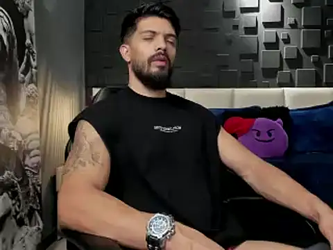 DannSaenz online show from 01/25/25, 01:32