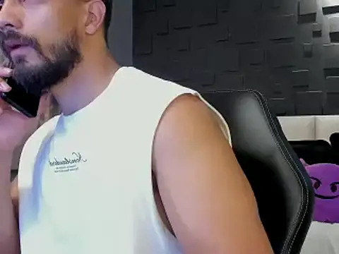 DannSaenz online show from 02/04/25, 02:17