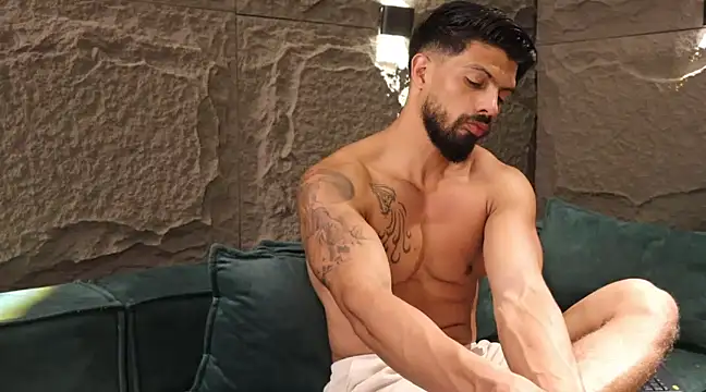 DannSaenz online show from 03/11/25, 01:56