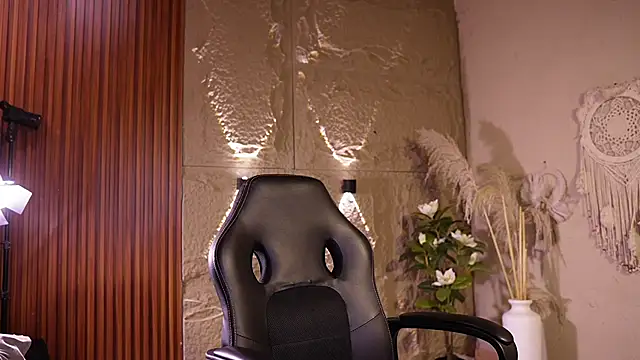 DannSaenz online show from 07/10/26, 04:53