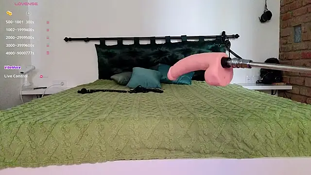 Snapshot of Kurama_Katana chatting on 10/17/25, 11:13 Kurama Katana online show from 10/17/25, 11:13