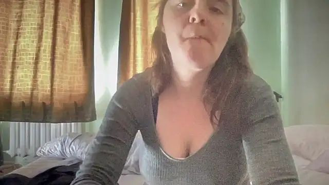 Diamond Tyler online show from 06/13/26, 05:27