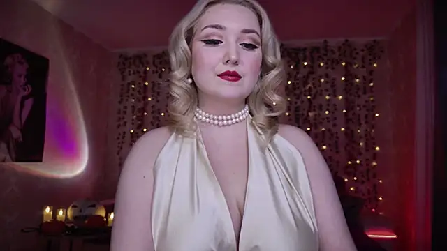 Snapshot of AllisonBlack_ chatting on 10/31/25, 08:21 AllisonBlack  online show from 10/31/25, 08:21