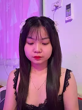 Maeve2k5 online show from 10/31/25, 10:55