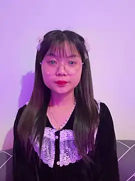 Maeve2k5 online show from 11/04/25, 01:10