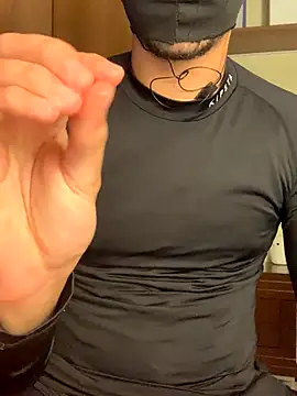 Snapshot of Eggsyapel chatting on 10/28/25, 03:21 Eggsyapel online show from 10/28/25, 03:21