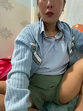 Linaannn online show from 02/16/25, 12:08