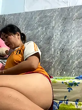 Linaannn online show from 11/18/25, 11:37