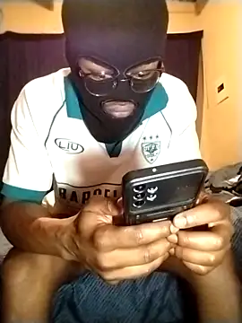 Snapshot of Convertiblechulo chatting on 12/17/24, 12:01 Convertiblechulo online show from 12/17/24, 12:01