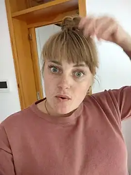 CoddessCrystal online show from 09/15/25, 07:41