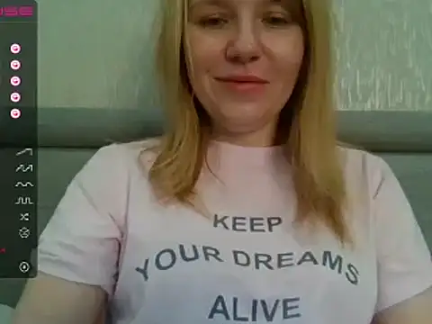 urbadkitty online show from 12/02/24, 07:25