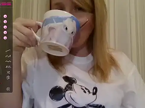 urbadkitty online show from 01/17/25, 12:31