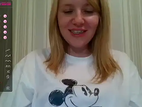 urbadkitty online show from 01/24/25, 05:42
