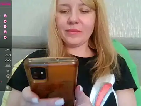 urbadkitty online show from 02/13/25, 11:39
