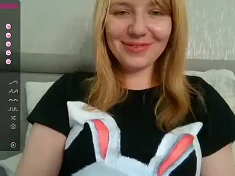 urbadkitty online show from 03/04/25, 07:08