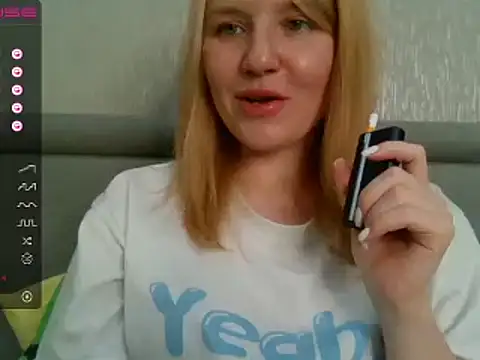 urbadkitty online show from 03/18/25, 10:14