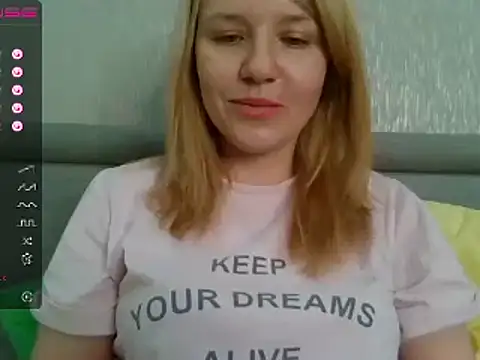 urbadkitty online show from 03/20/25, 07:03
