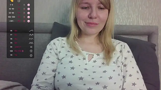 Snapshot of urbadkitty chatting on 10/20/25, 04:35 urbadkitty online show from 10/20/25, 04:35