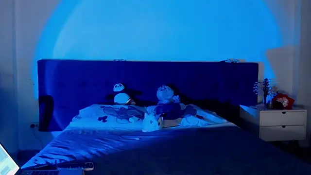 Snapshot of luna_palmerau chatting on 10/23/25, 11:03 luna palmerau online show from 10/23/25, 11:03