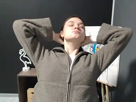 tart girl online show from 12/04/24, 07:17