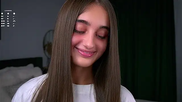 Snapshot of PiquingOgalala chatting on 11/08/25, 01:06 PiquingOgalala online show from 11/08/25, 01:06