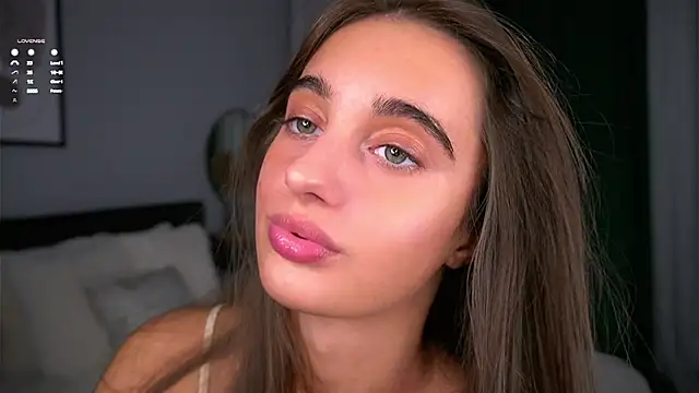 Snapshot of PiquingOgalala chatting on 11/14/25, 01:04 PiquingOgalala online show from 11/14/25, 01:04