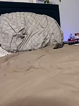 Snapshot of Localboi3 chatting on 12/30/24, 01:04 Localboi3 online show from 12/30/24, 01:04