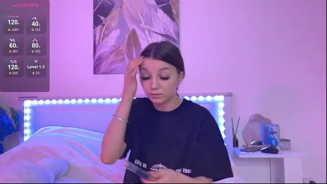 Snapshot of Veronica_leal chatting on 10/28/25, 09:46 Veronica leal online show from 10/28/25, 09:46