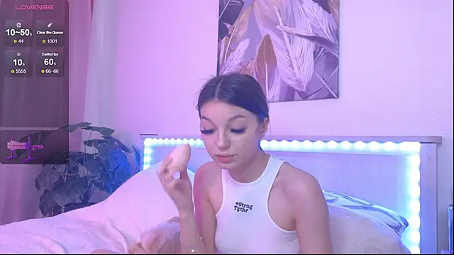 Snapshot of Veronica_leal chatting on 11/17/25, 12:00 Veronica leal online show from 11/17/25, 12:00